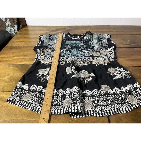 Johnny Was Embroidered Perlette Tie-Back Silk Blouse Short Sleeve Size XS - Picture 5 of 12